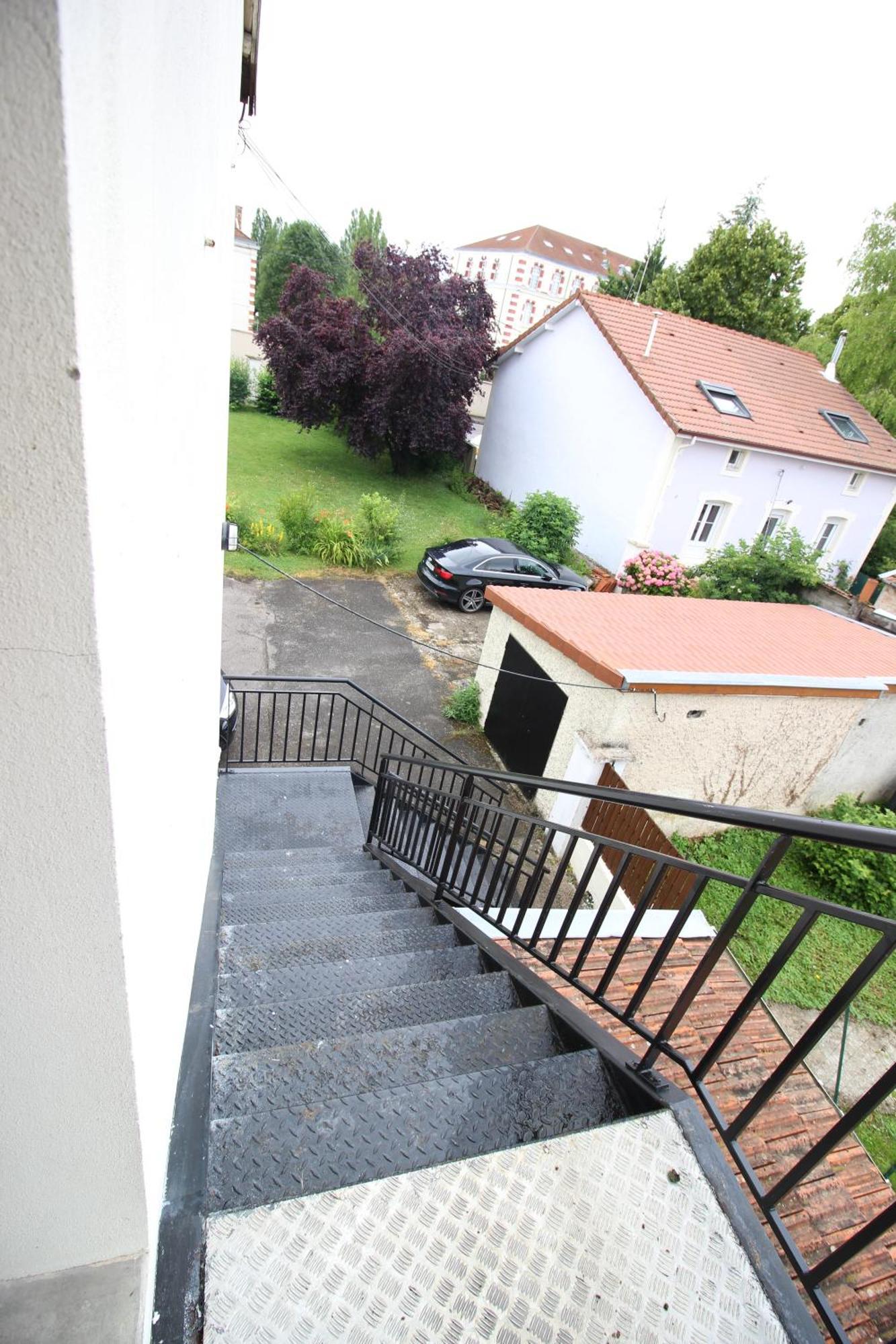 3 Chambres - Tres Grand Jardin Privee - Terrasse Privee - Garage Velo Et Moto - Parking Voiture Privee Dans La Propriete - Gere Par Presta-Zen'Services Thierville-sur-Meuse Exterior photo