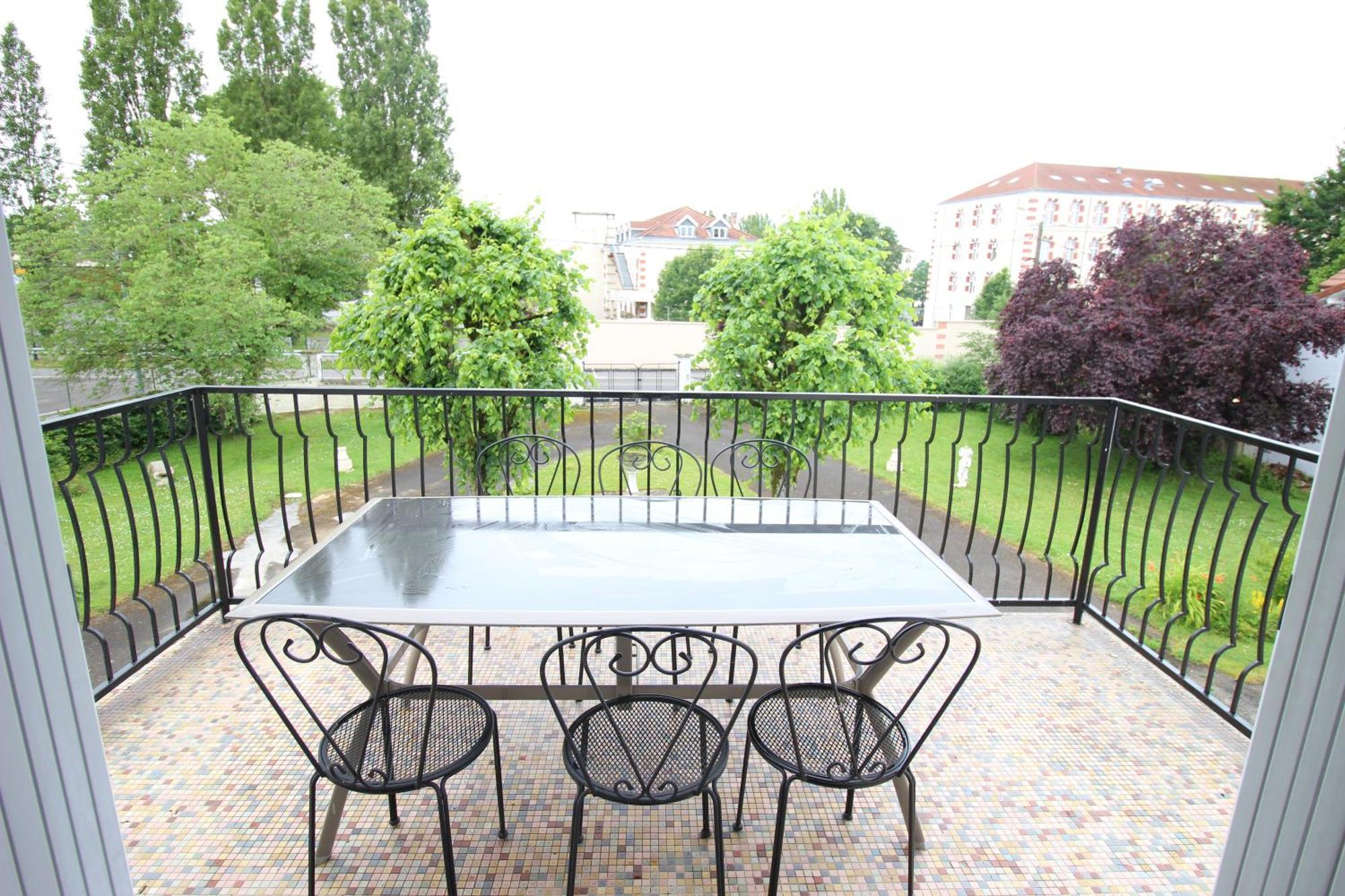 3 Chambres - Tres Grand Jardin Privee - Terrasse Privee - Garage Velo Et Moto - Parking Voiture Privee Dans La Propriete - Gere Par Presta-Zen'Services Thierville-sur-Meuse Exterior photo